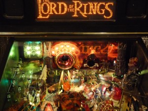 p1000404 lotr pin dmd glare
